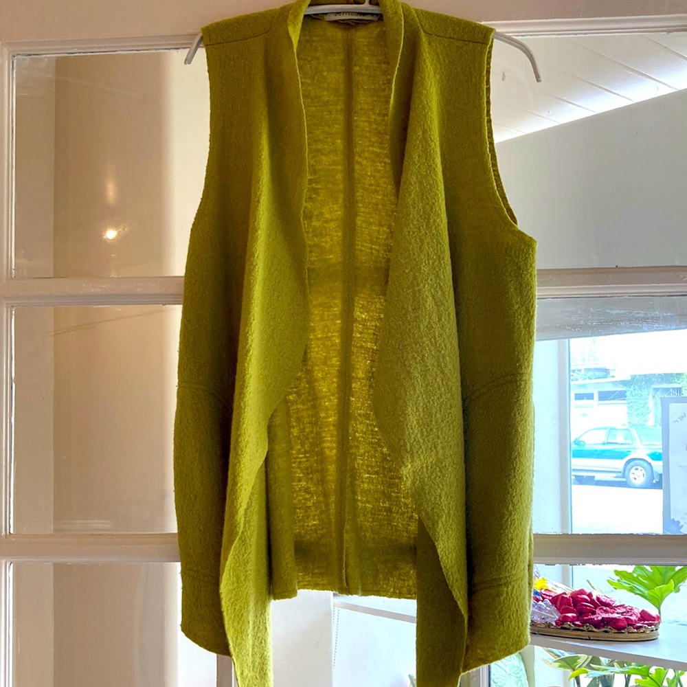 Cut loose wool vest